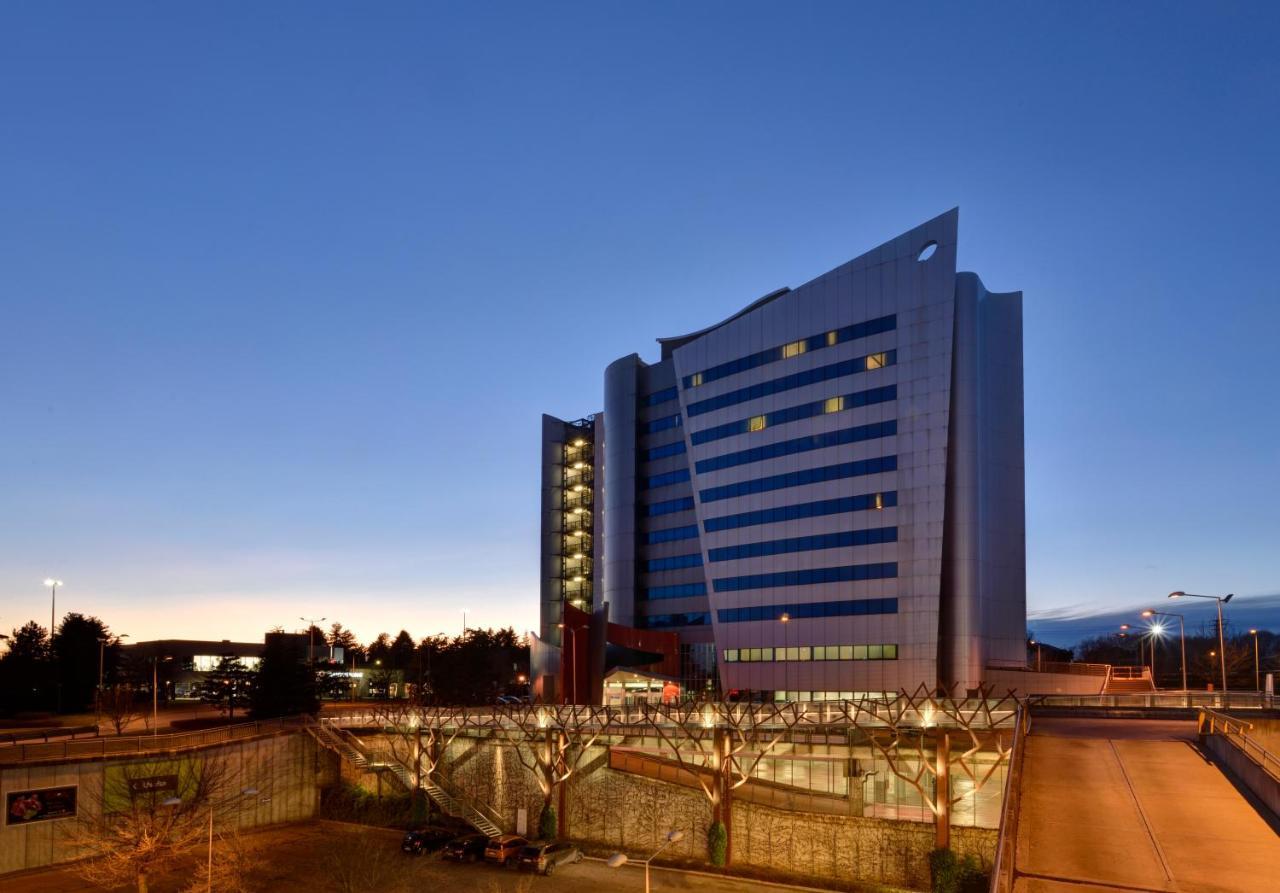 Una Hotels Malpensa Cerro Lago Maggiore Esterno foto