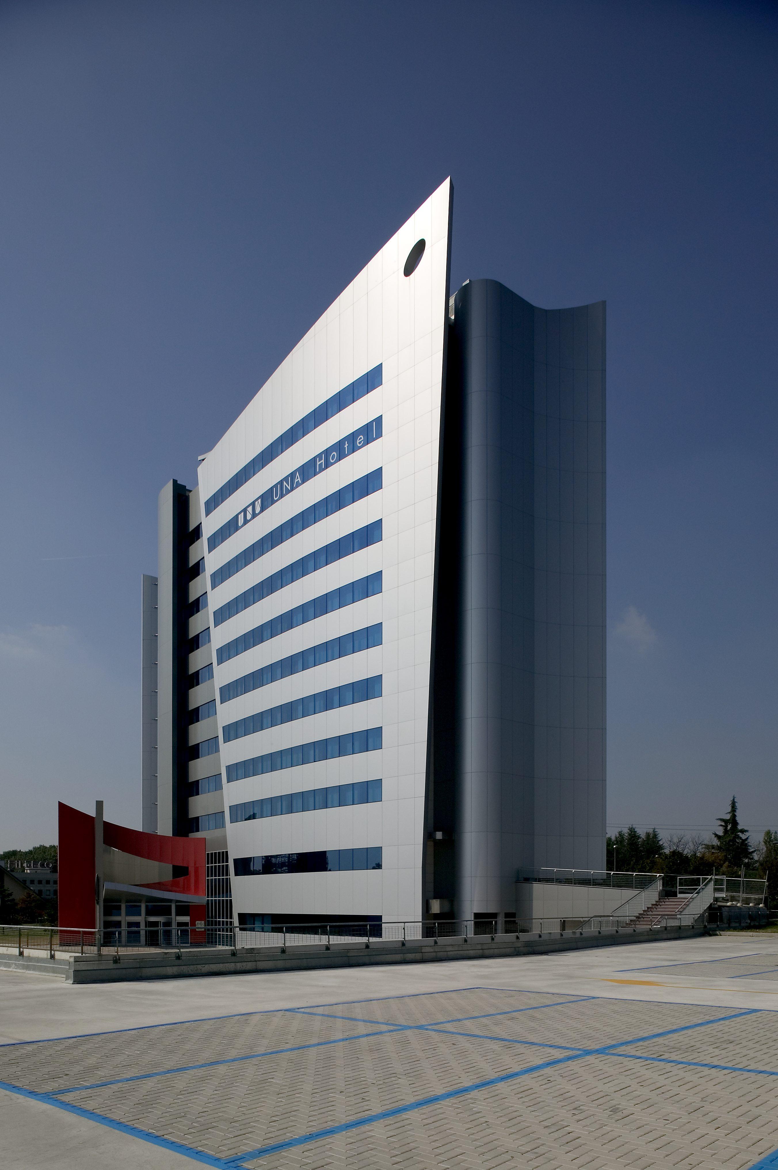Una Hotels Malpensa Cerro Lago Maggiore Esterno foto