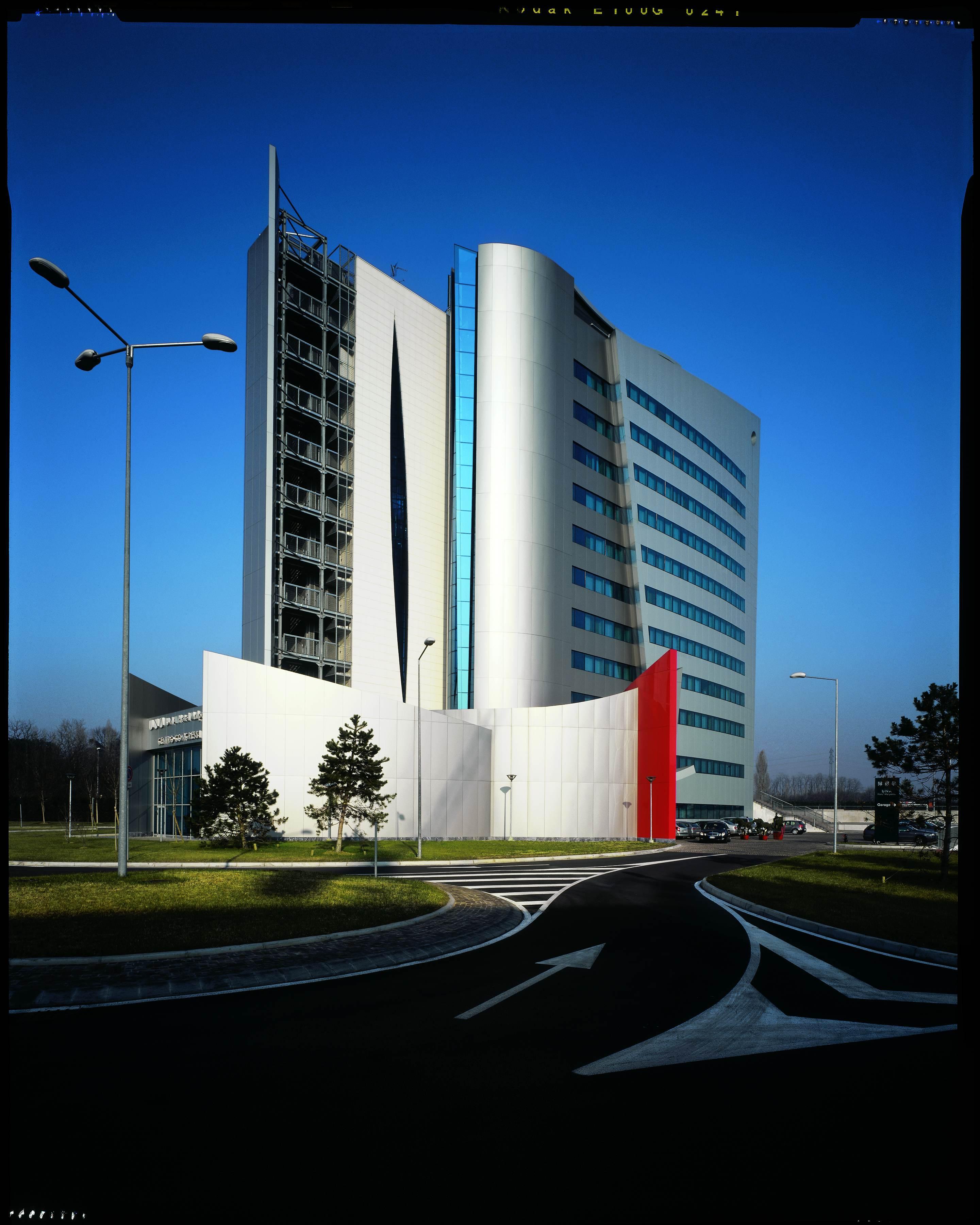 Una Hotels Malpensa Cerro Lago Maggiore Esterno foto