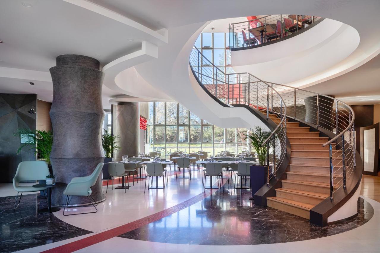 Una Hotels Malpensa Cerro Lago Maggiore Esterno foto