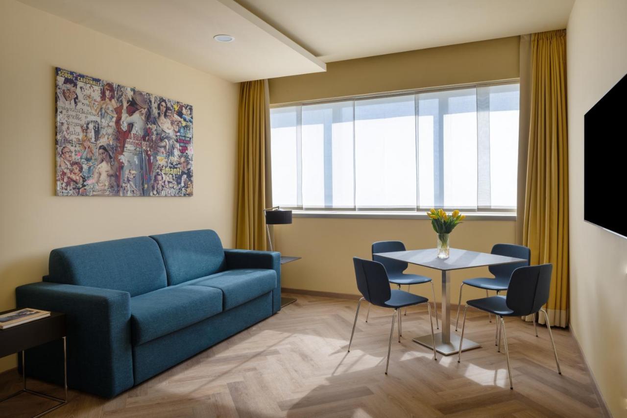 Una Hotels Malpensa Cerro Lago Maggiore Esterno foto