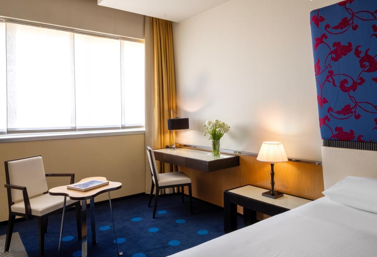 Una Hotels Malpensa Cerro Lago Maggiore Esterno foto