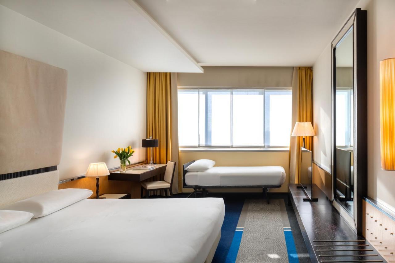 Una Hotels Malpensa Cerro Lago Maggiore Esterno foto